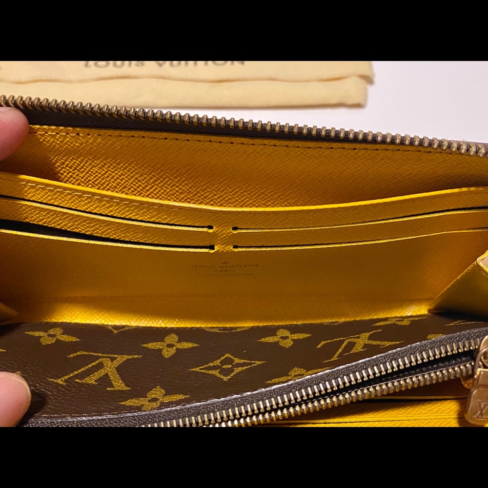 Authentic lv - Picture 7 of 15